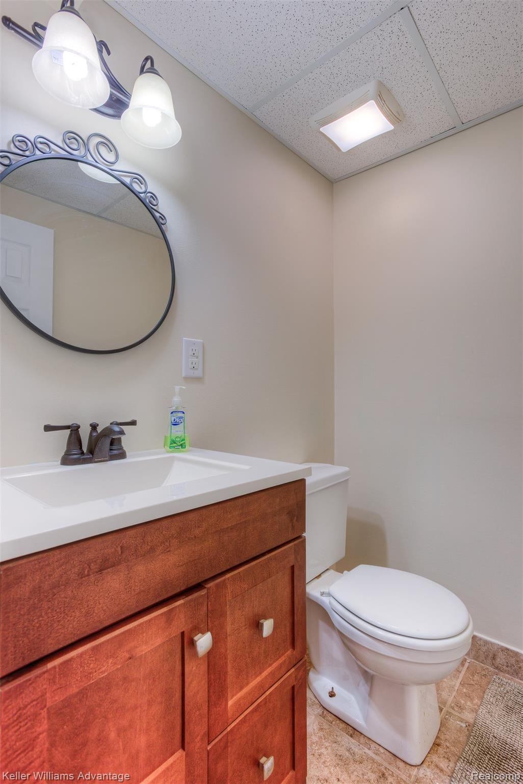 42302 Hanford Road Canton, MI 48187 - Photo 43 of 49 42302 hanford interiors (1).jpg