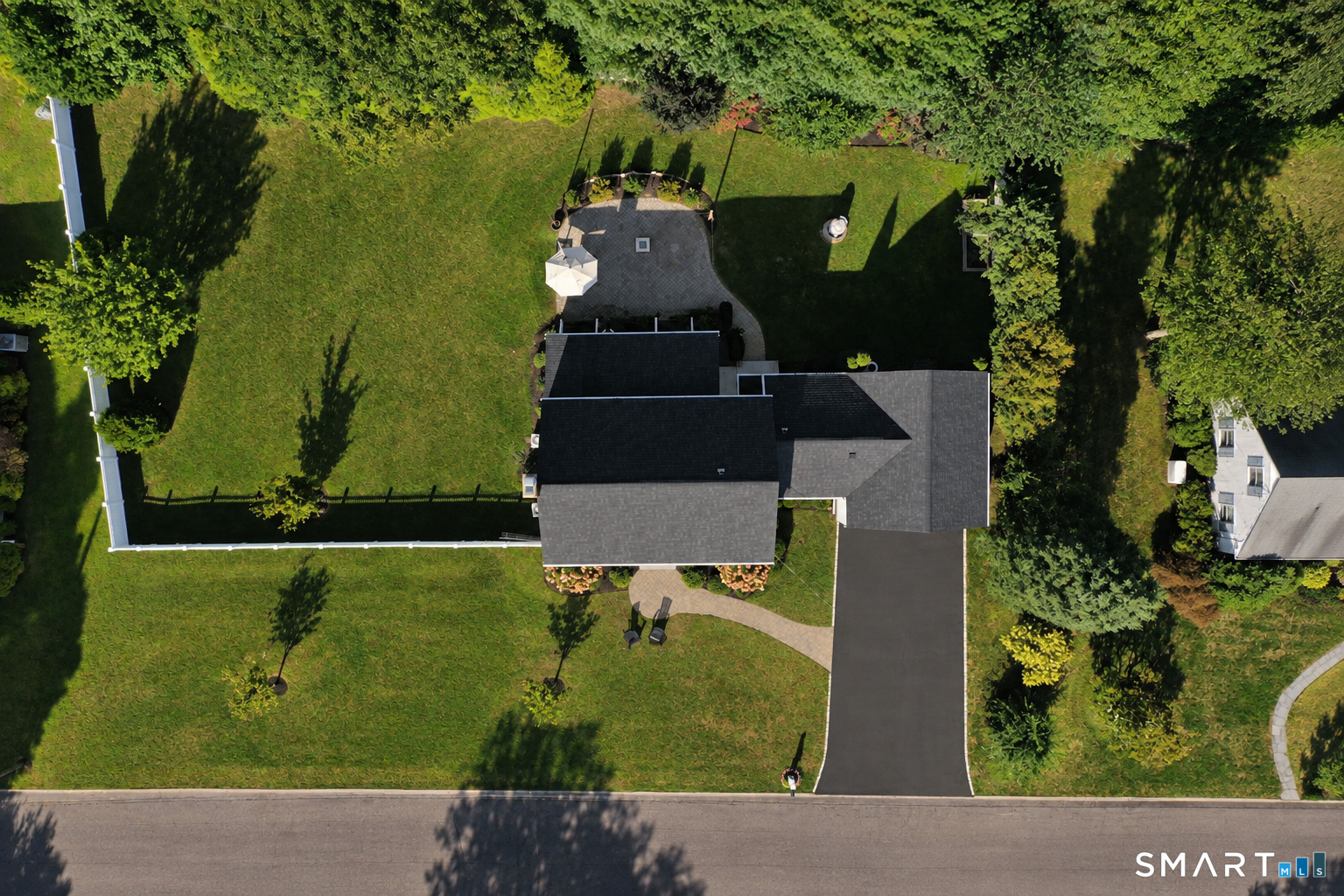 136 Chatham Road Fairfield, CT 06825 - Photo 4 of 6 Gallery Image 4