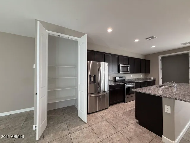 $1,799 | 38163 West Santa Monica Avenue, Maricopa, AZ 85138