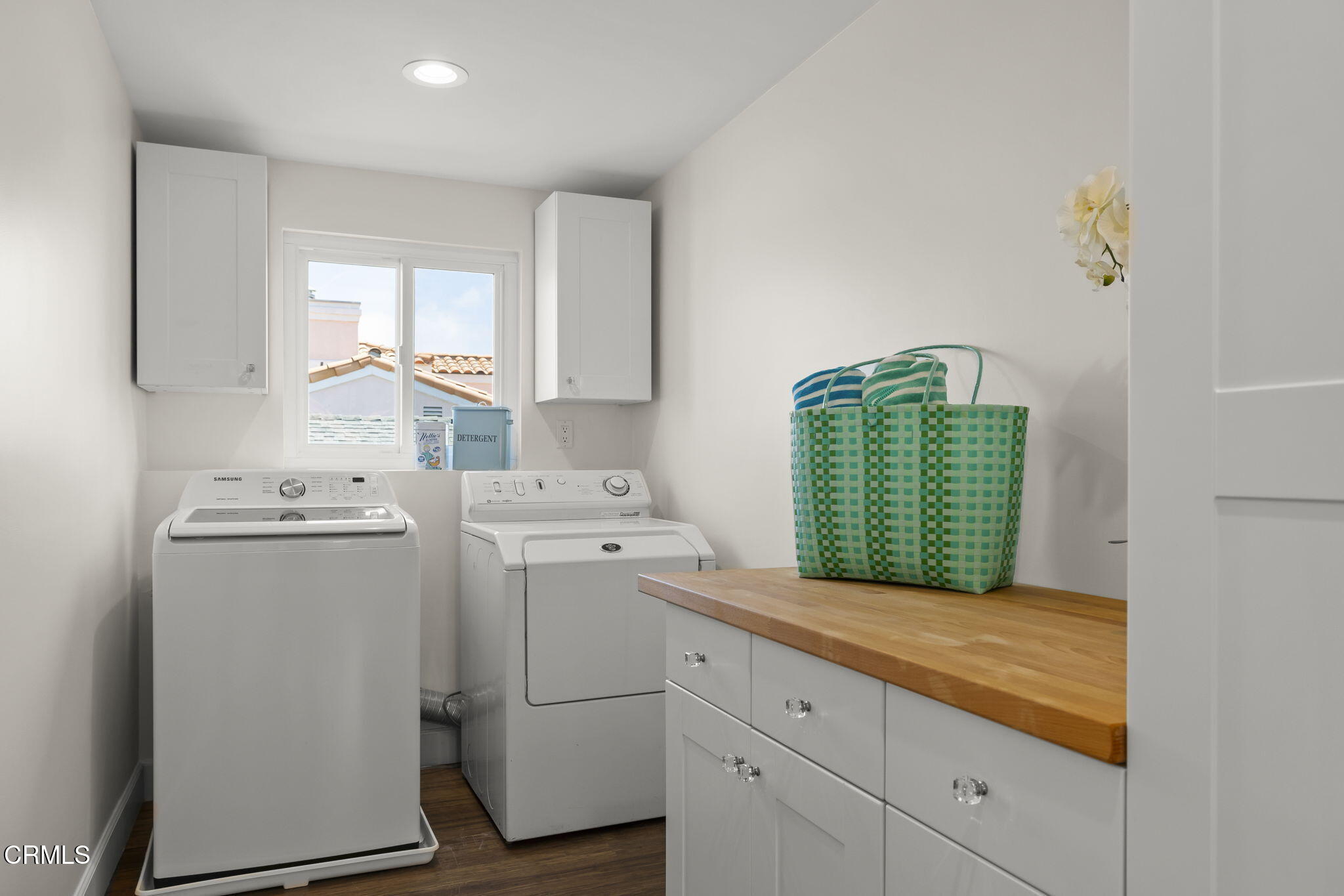 156 Highland Drive Oxnard, CA 93035 - Photo 40 of 67 Laundry room - Level 3