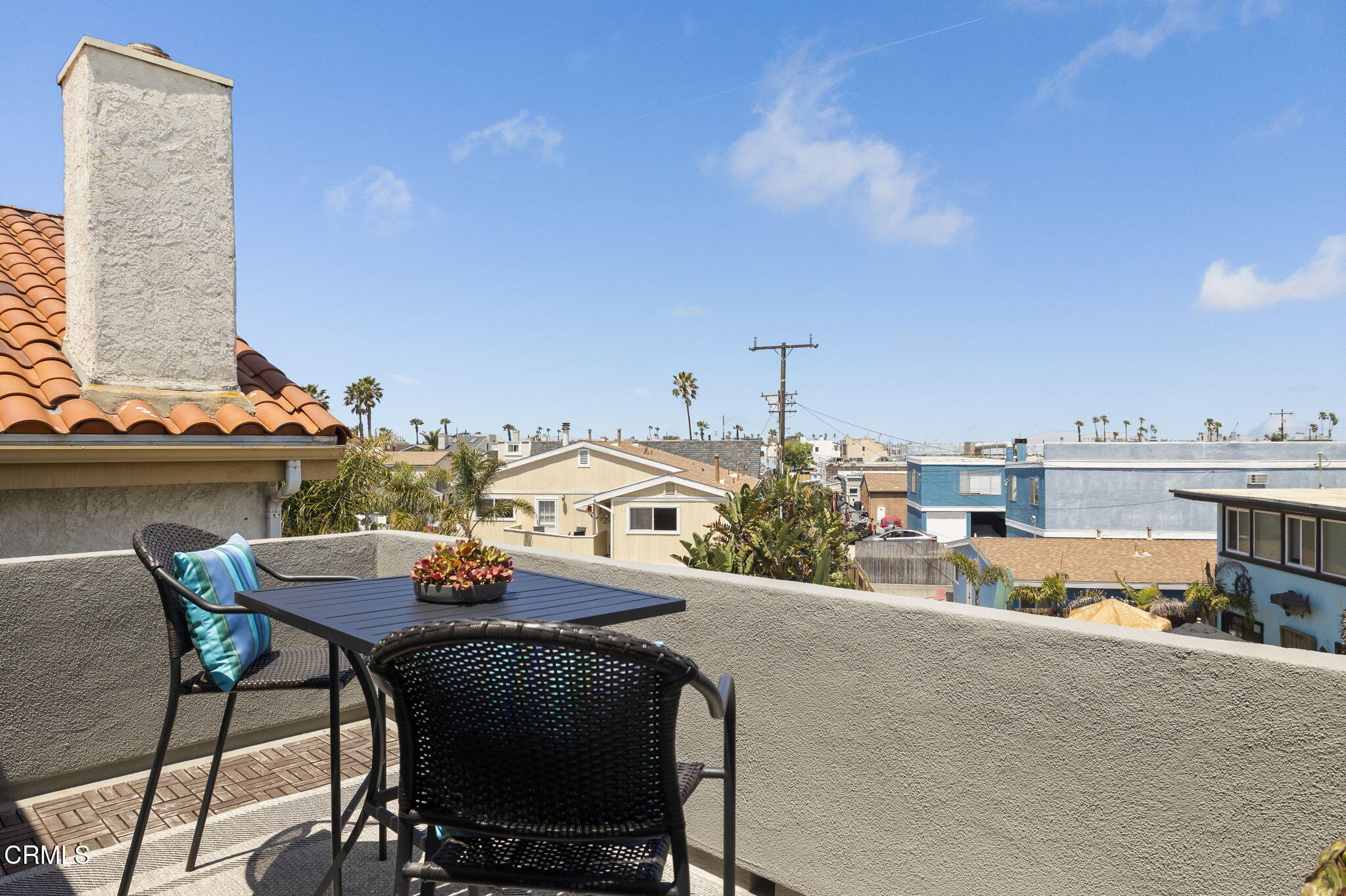 156 Highland Drive Oxnard, CA 93035 - Photo 43 of 67 Front deck