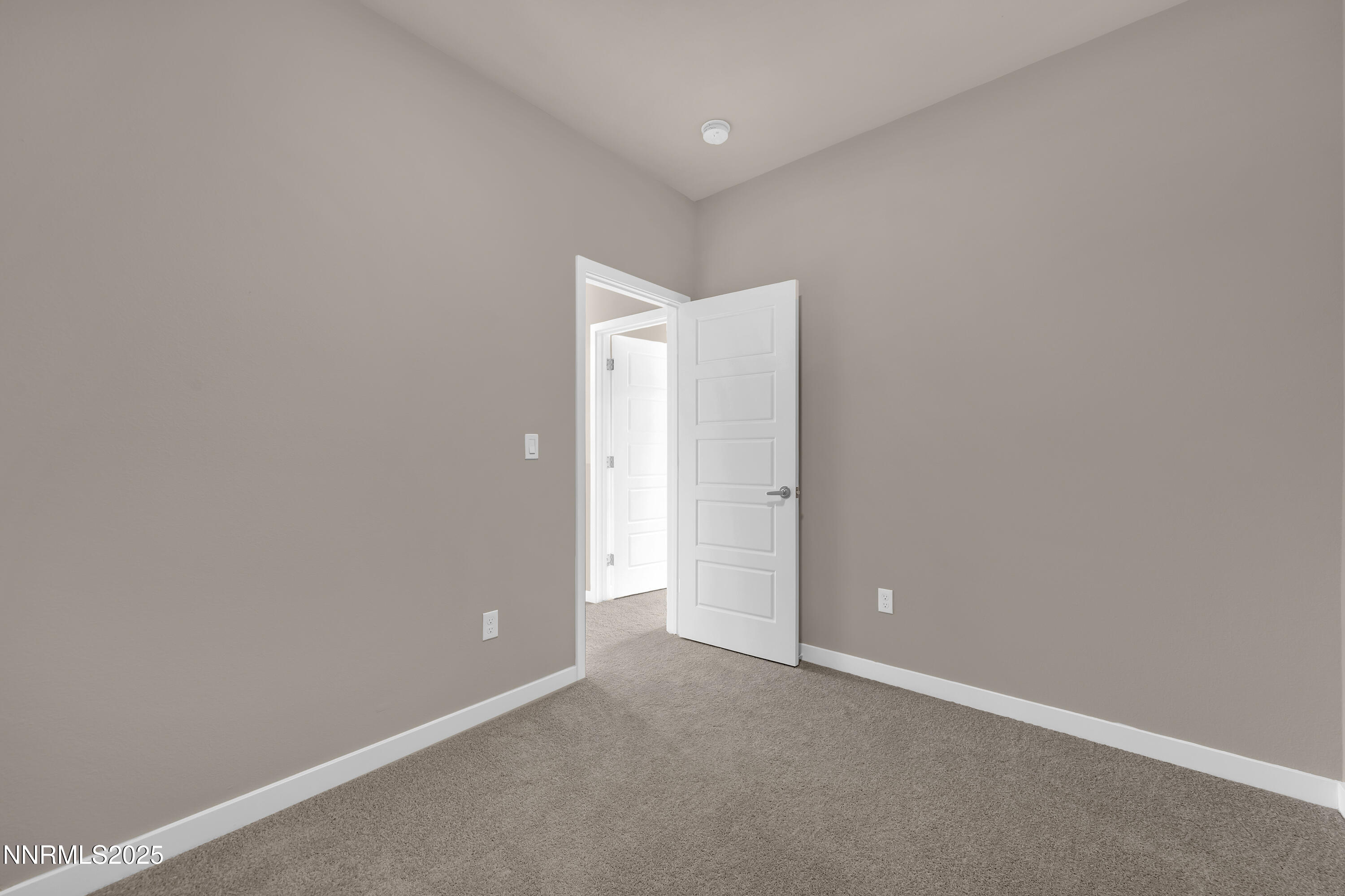 1460 Copper Point Circle Reno, NV 89519 - Photo 20 of 39 Copperpoint1460-023