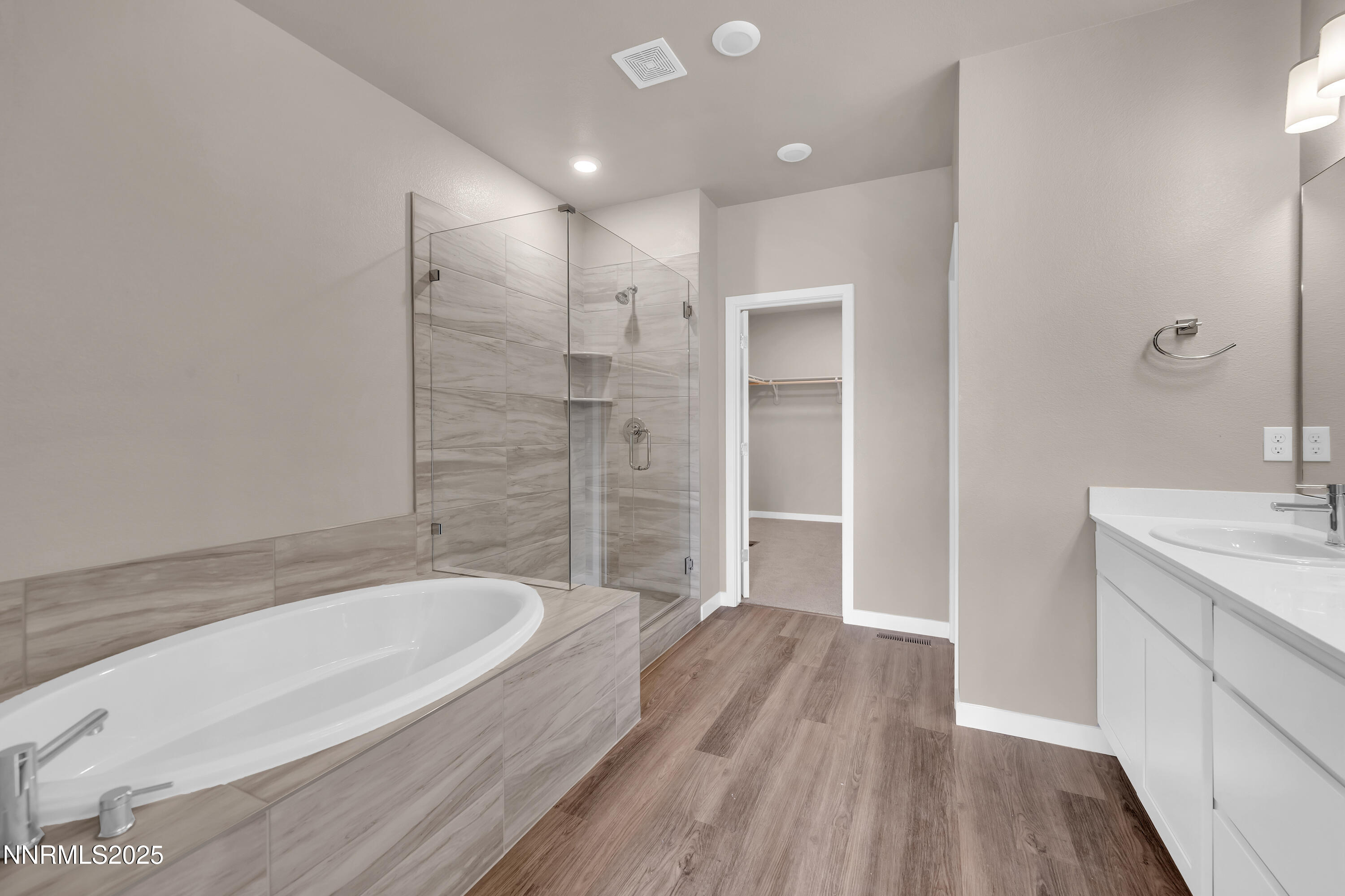 1460 Copper Point Circle Reno, NV 89519 - Photo 26 of 39 Copperpoint1460-029