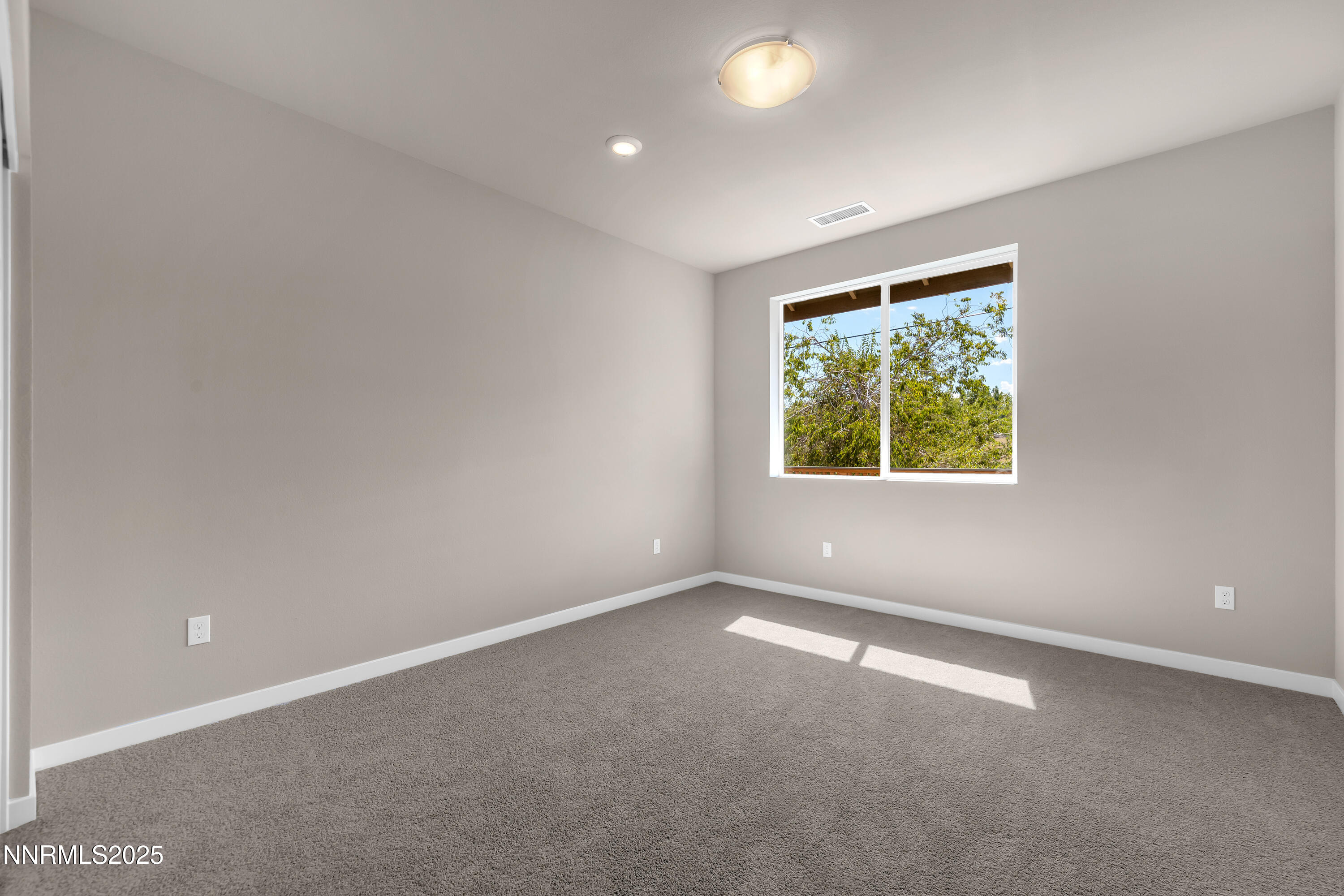 1460 Copper Point Circle Reno, NV 89519 - Photo 29 of 39 Copperpoint1460-032