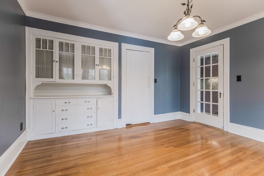 37 Creswell Road Worcester, MA 01602 - Photo 12 of 42 Gallery Image 12