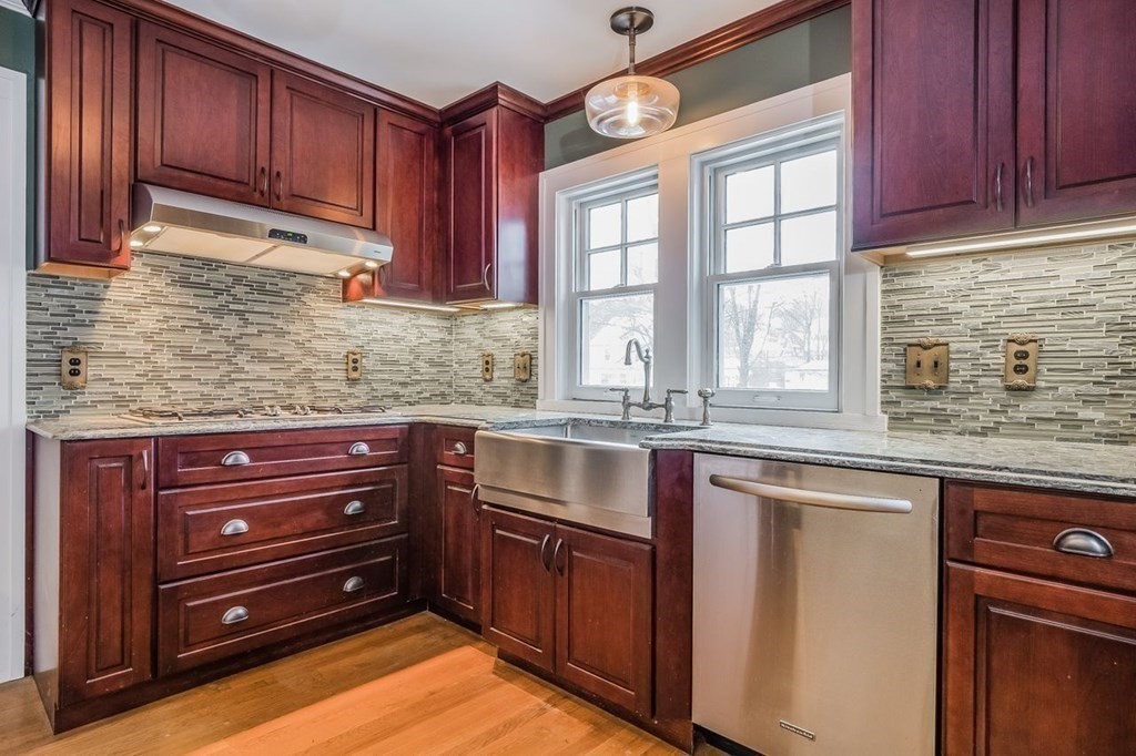 37 Creswell Road Worcester, MA 01602 - Photo 14 of 42 Gallery Image 14