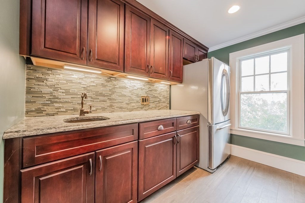 37 Creswell Road Worcester, MA 01602 - Photo 17 of 42 Gallery Image 17