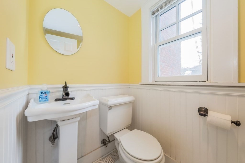 37 Creswell Road Worcester, MA 01602 - Photo 20 of 42 Gallery Image 20