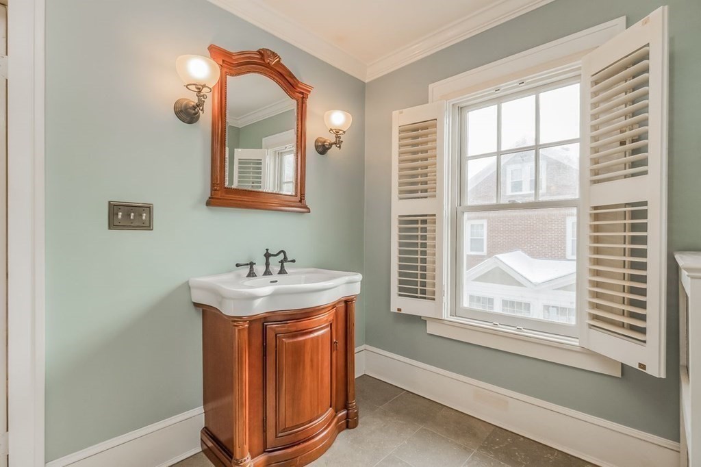37 Creswell Road Worcester, MA 01602 - Photo 24 of 42 Gallery Image 24