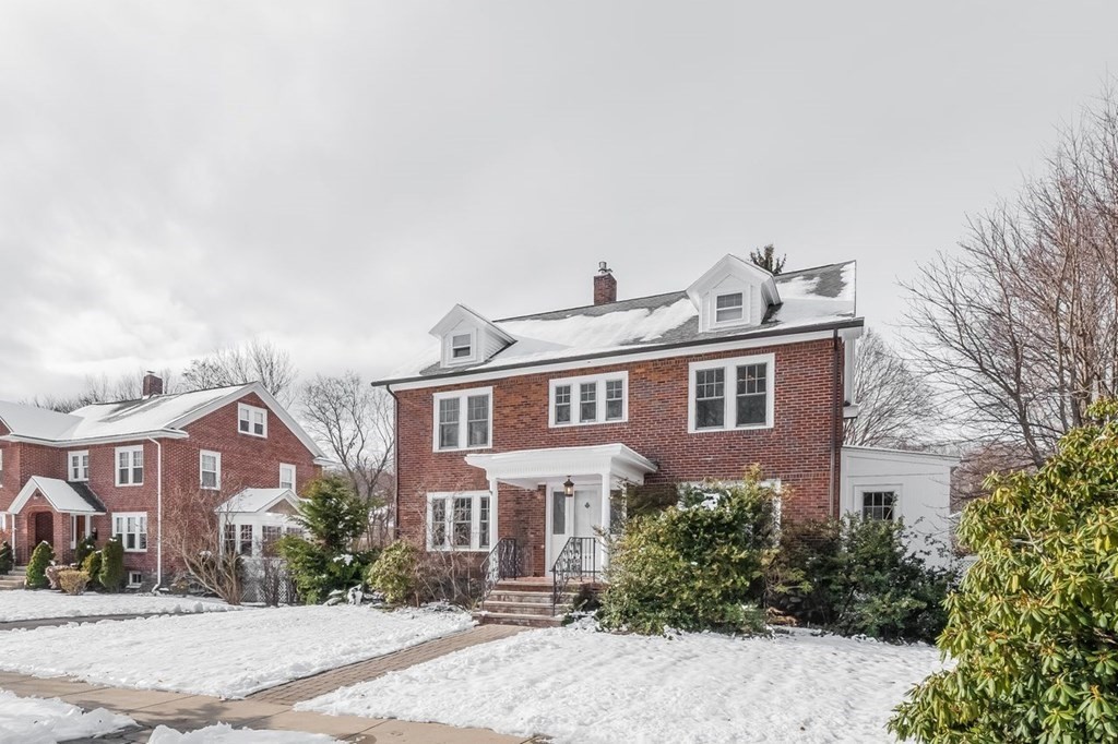 37 Creswell Road Worcester, MA 01602 - Photo 4 of 42 Gallery Image 4