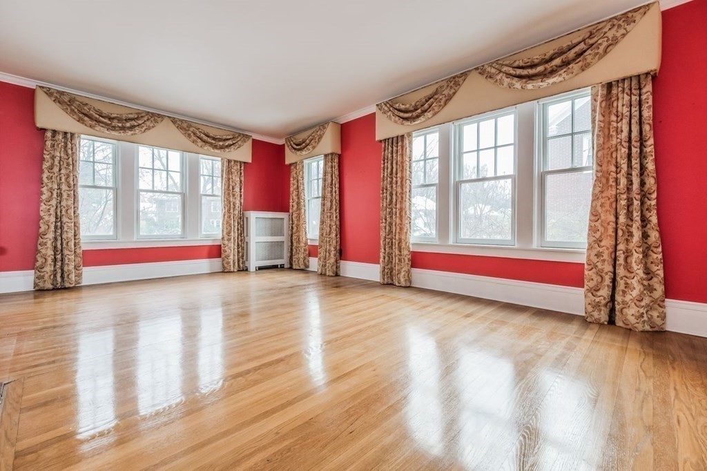 37 Creswell Road Worcester, MA 01602 - Photo 10 of 42 Gallery Image 10