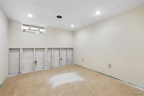 $324,900 | 260 North Street, East Aurora, NY 14052