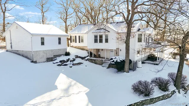 $879,000 | 3483 Fenimore Avenue, Mohegan Lake, NY 10547