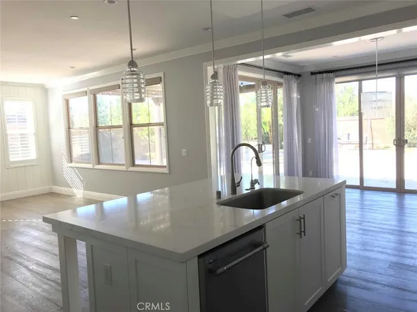 $5,200 | 96 Decker, Irvine, CA 92620