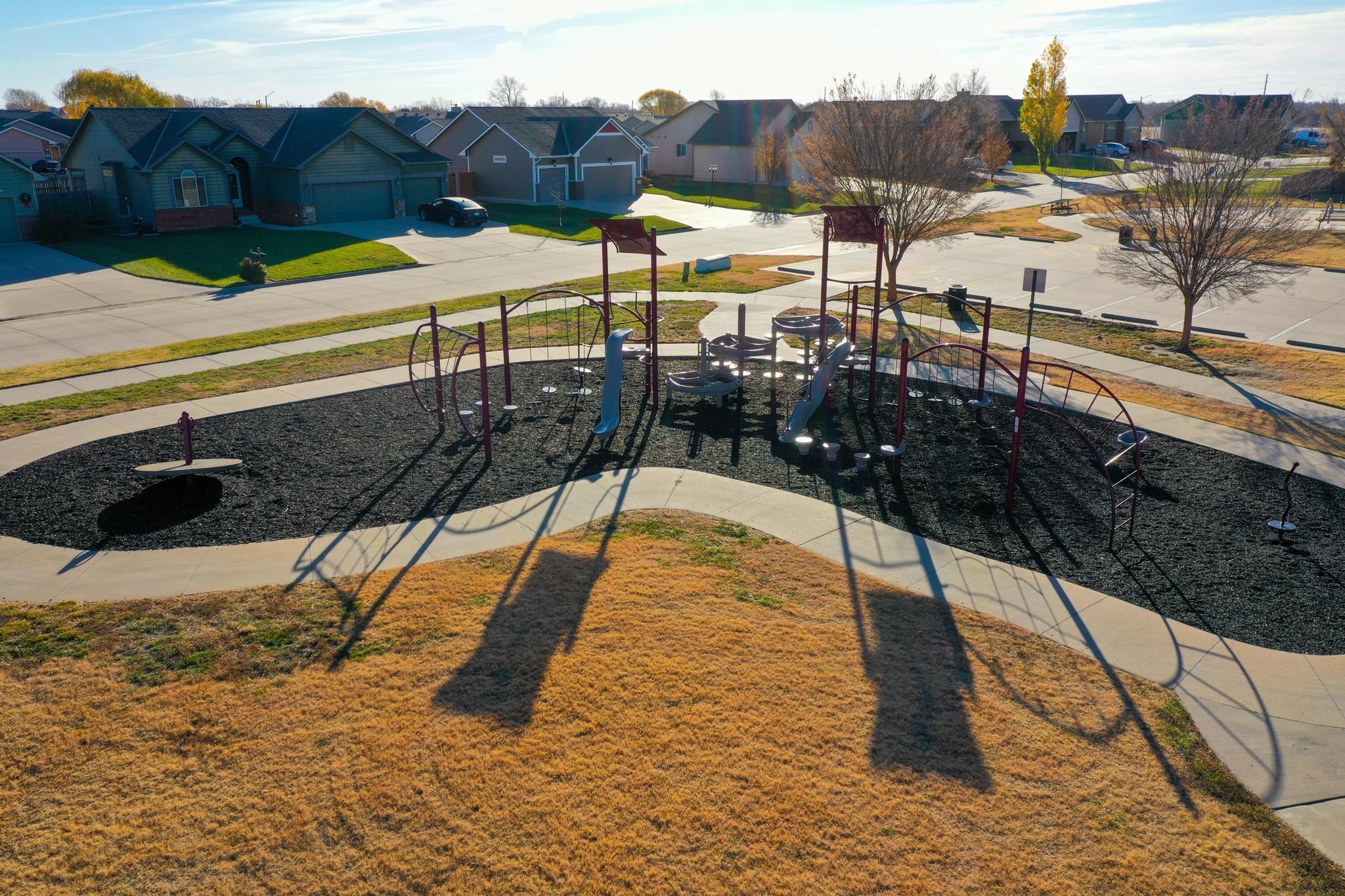 206 Springlake Court Newton, KS 67114 - Photo 6 of 8