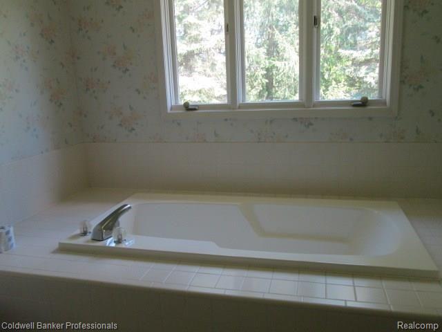 31235 Country Ridge Circle Farmington Hills, MI 48331 - Photo 26 of 32