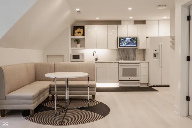 $11,950,000 | 10606 Brooks School Road, Fishers, IN 46037