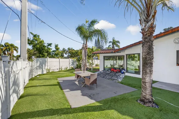 $6,300 | 2601 Northeast 8th Court, Pompano Beach, FL 33062