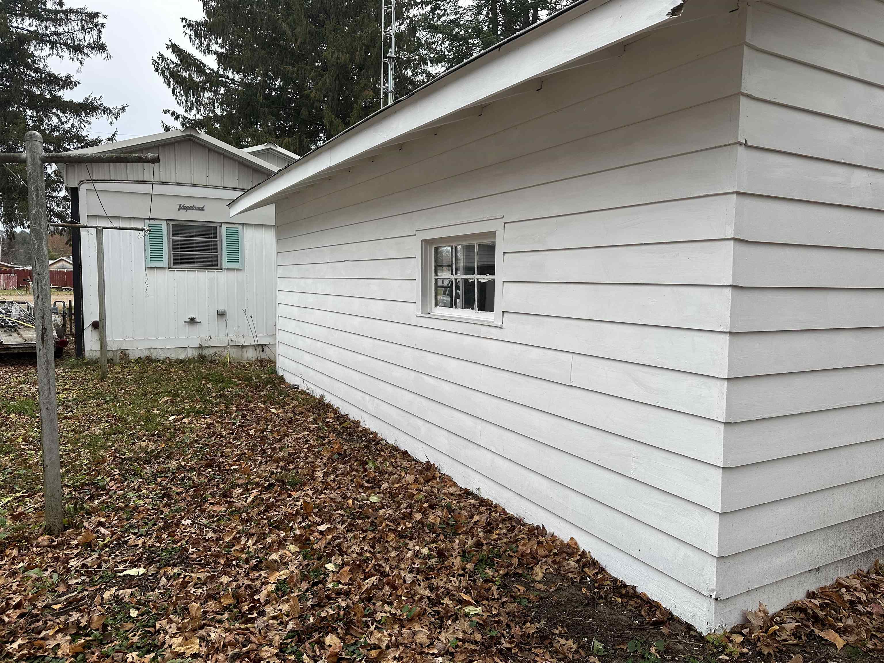 4465 Filter Road Harrison, MI 48625 - Photo 24 of 35 1928685-5db20270-cc80-44cd-98d8-7ebab7c4be94.JPG