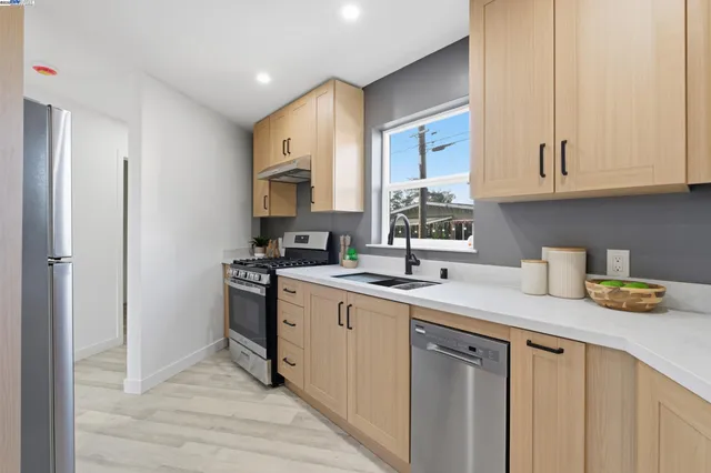 $658,888 | 5729 Bancroft Avenue, Oakland, CA 94605