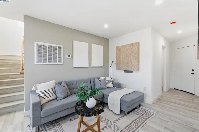 $658,888 | 5729 Bancroft Avenue, Oakland, CA 94605