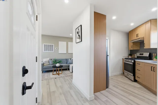 $658,888 | 5729 Bancroft Avenue, Oakland, CA 94605