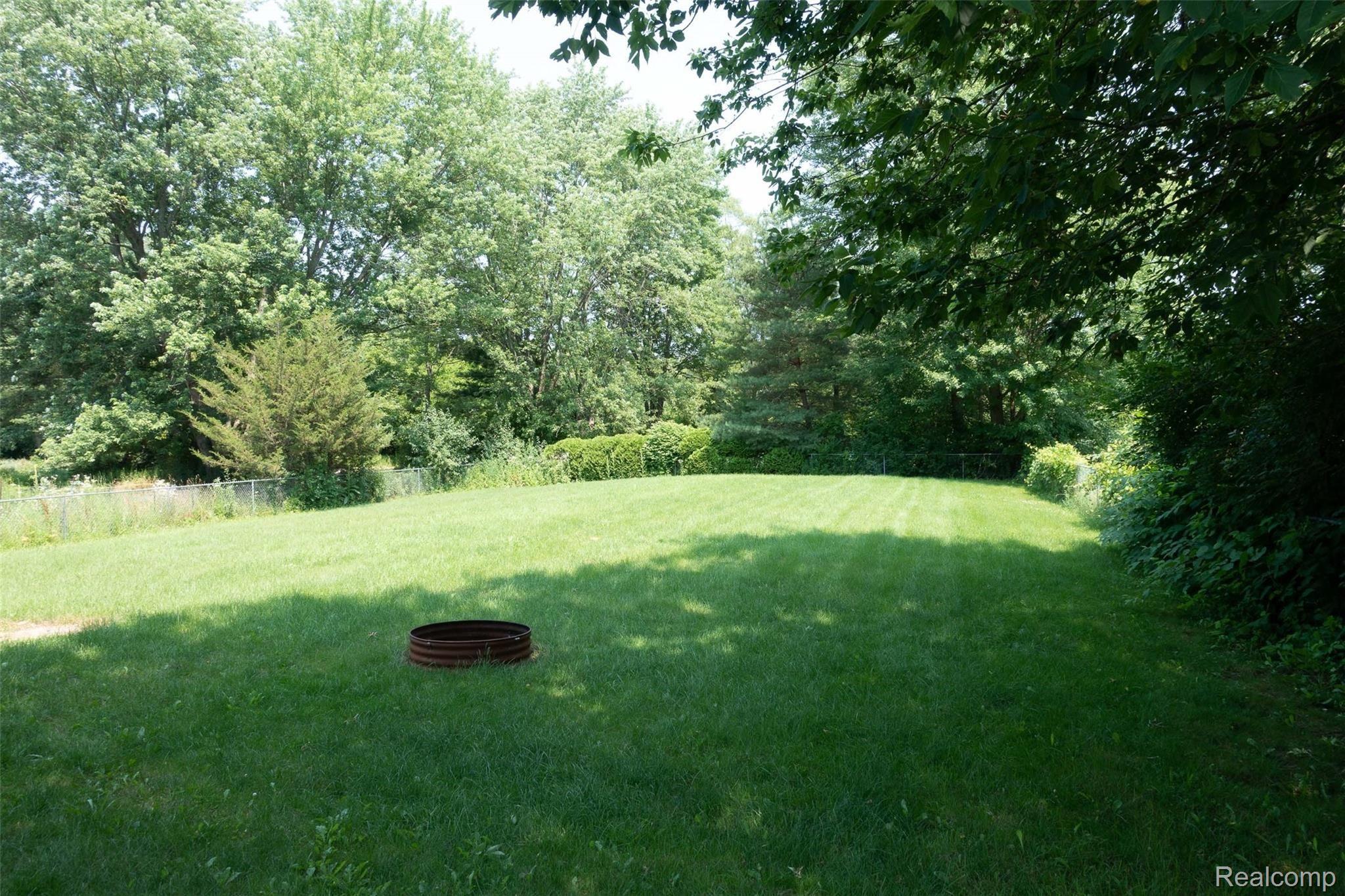 5424 Elms Road Flushing, MI 48433 - Photo 4 of 44 00912.jpg