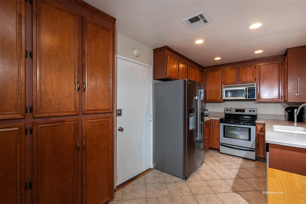 9610 Bart Lane Santee, CA 92071 - Photo 7 of 25