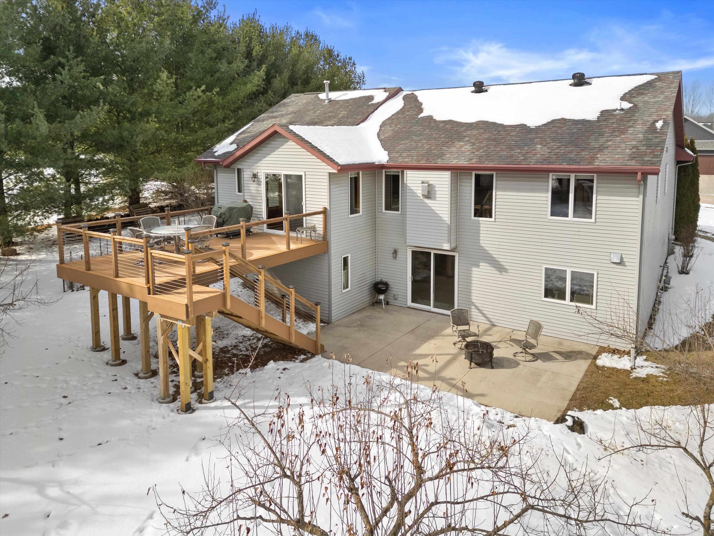 1523 Lena Lane Fort Atkinson, WI 53538 - Photo 4 of 44