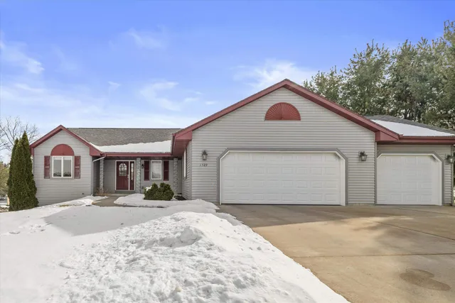 $450,000 | 1523 Lena Lane, Fort Atkinson, WI 53538
