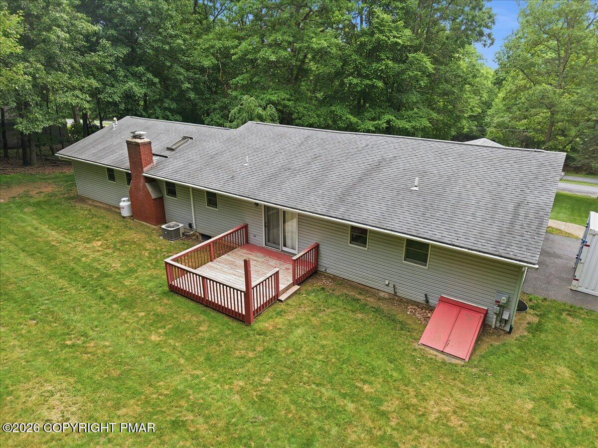 209 Foothill Boulevard Effort, PA 18330 - Photo 8 of 61 Rear of Home