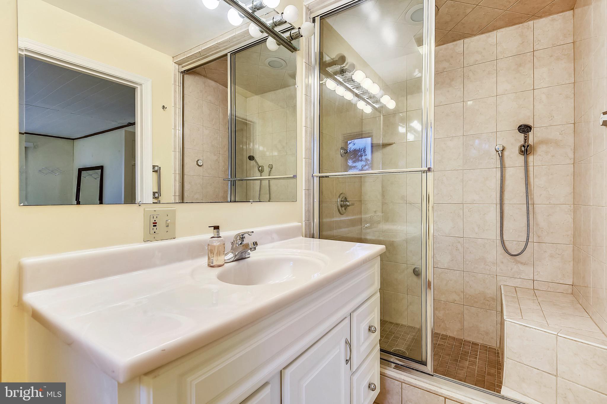 801 Robin Hood Road Annapolis, MD 21405 - Photo 14 of 52 Gallery Image 14