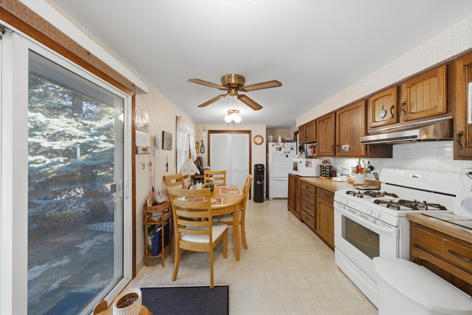 34112 North Barron Boulevard Grayslake, IL 60030 - Photo 14 of 48