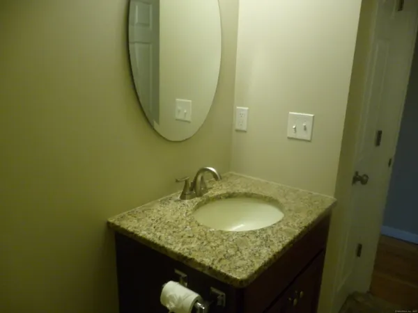 $2,600 | 632 Westchester Road, Unit B, Colchester, CT 06415