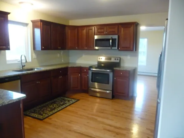 $2,600 | 632 Westchester Road, Unit B, Colchester, CT 06415