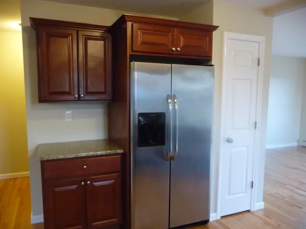 $2,600 | 632 Westchester Road, Unit B, Colchester, CT 06415
