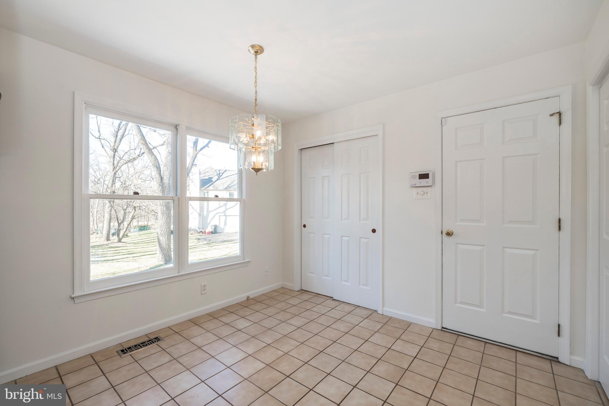 823 Richards Road Wayne, PA 19087 - Photo 14 of 38 Kitchen Dining Area