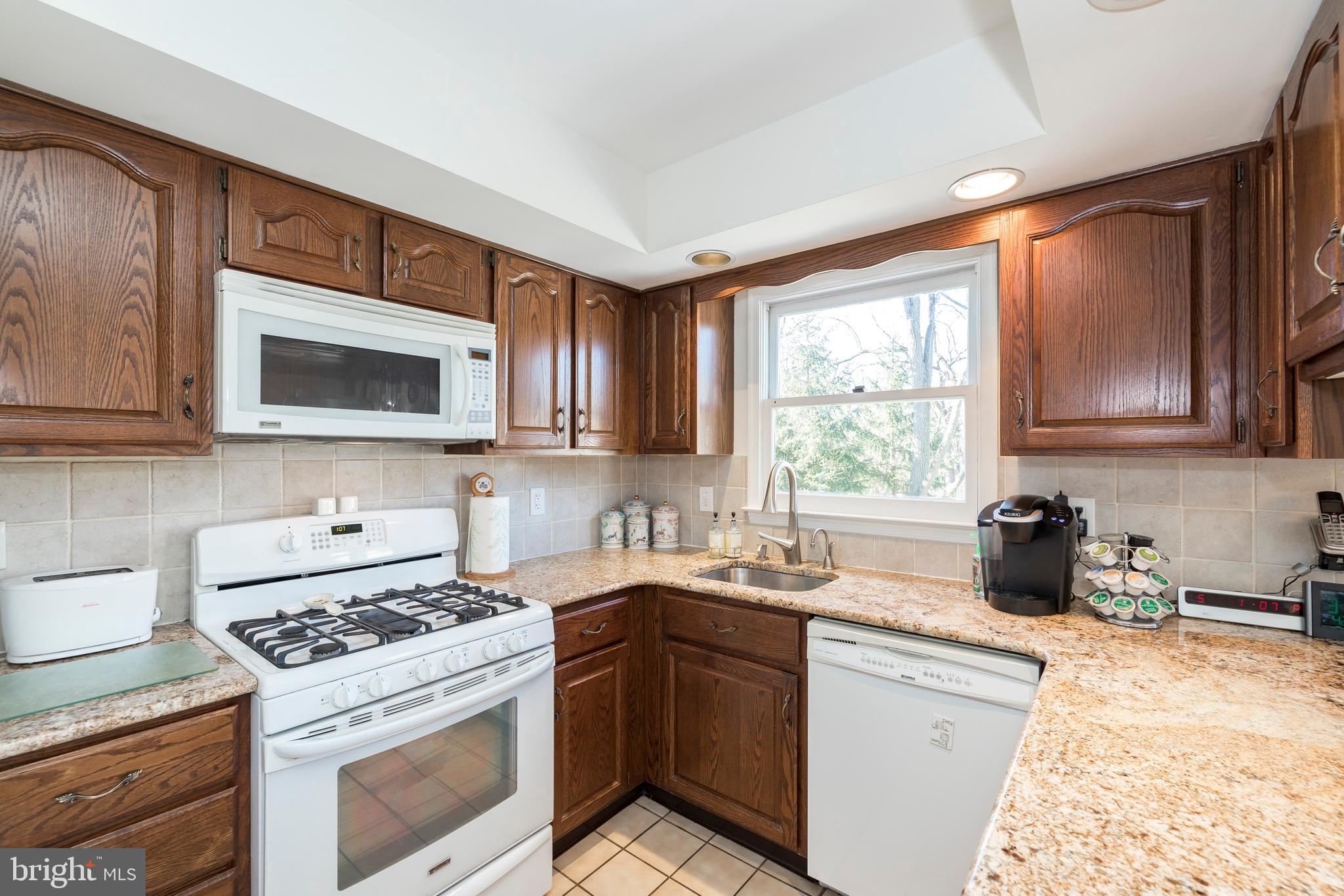 823 Richards Road Wayne, PA 19087 - Photo 17 of 38 Kitchen