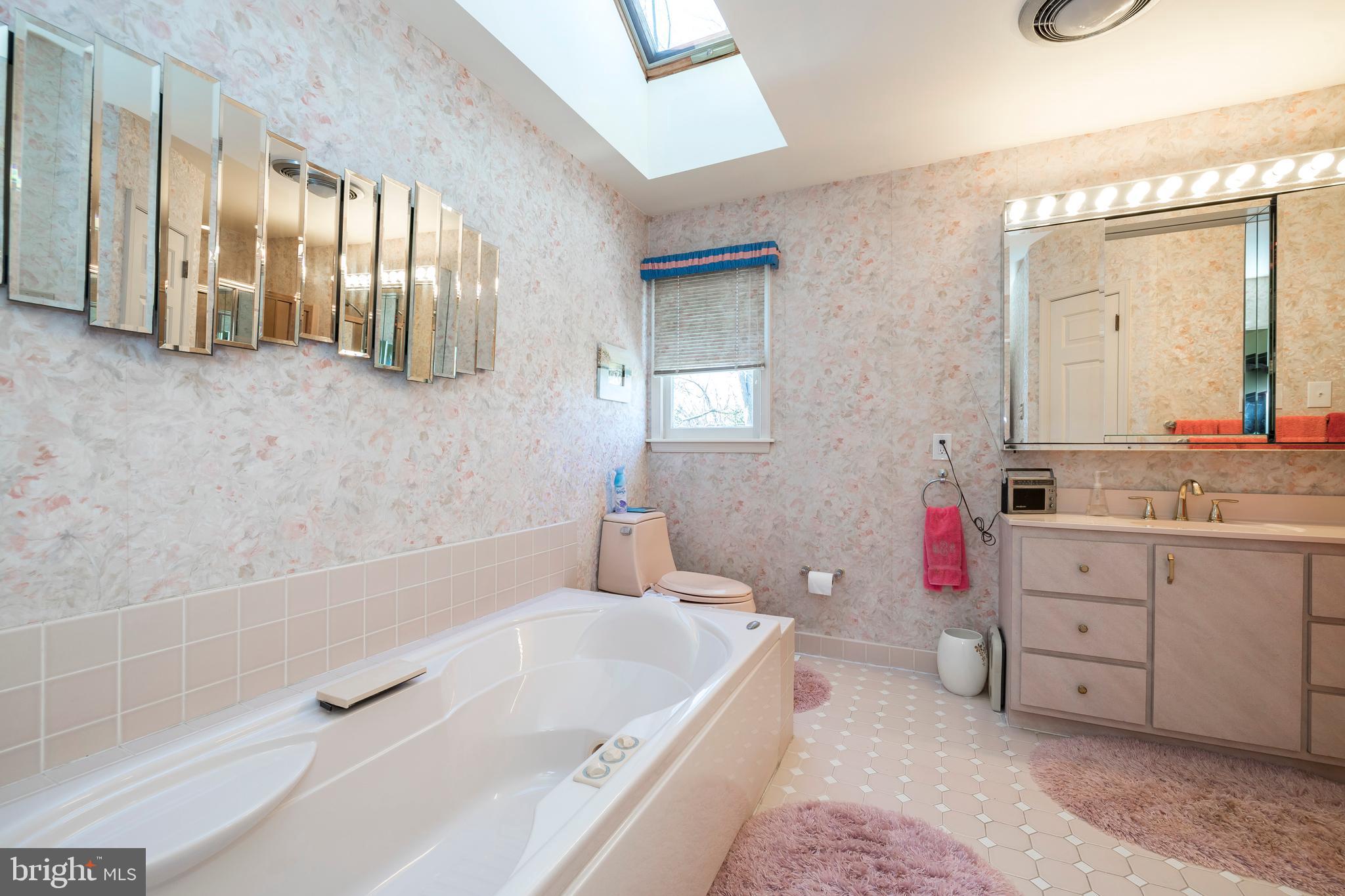 823 Richards Road Wayne, PA 19087 - Photo 26 of 38 Master Bath