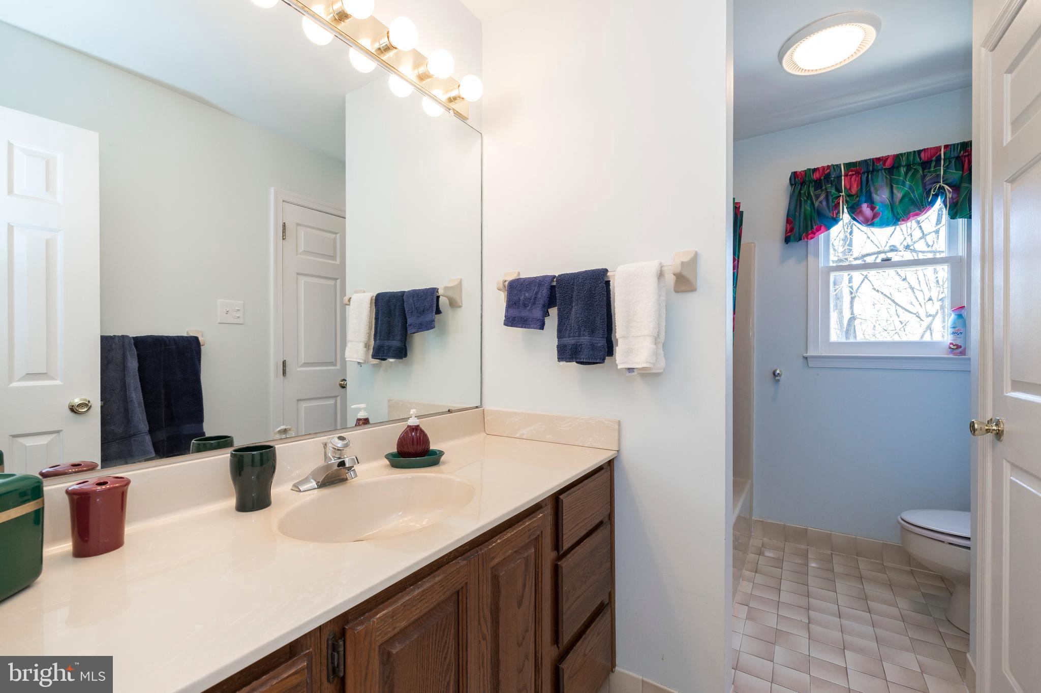 823 Richards Road Wayne, PA 19087 - Photo 29 of 38 Second Floor Bath