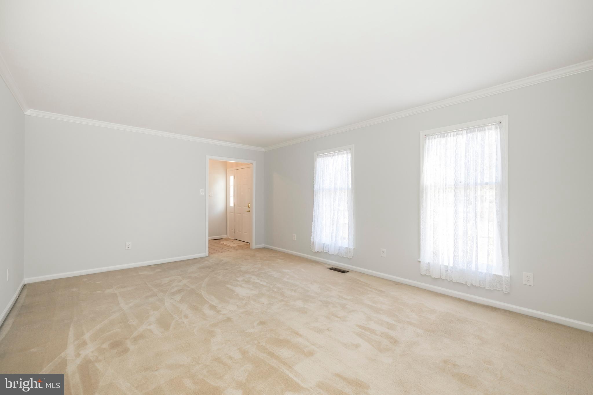 823 Richards Road Wayne, PA 19087 - Photo 10 of 38 Living Room