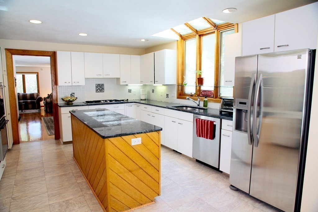 61 Bishop Road Sharon, MA 02067 - Photo 12 of 30