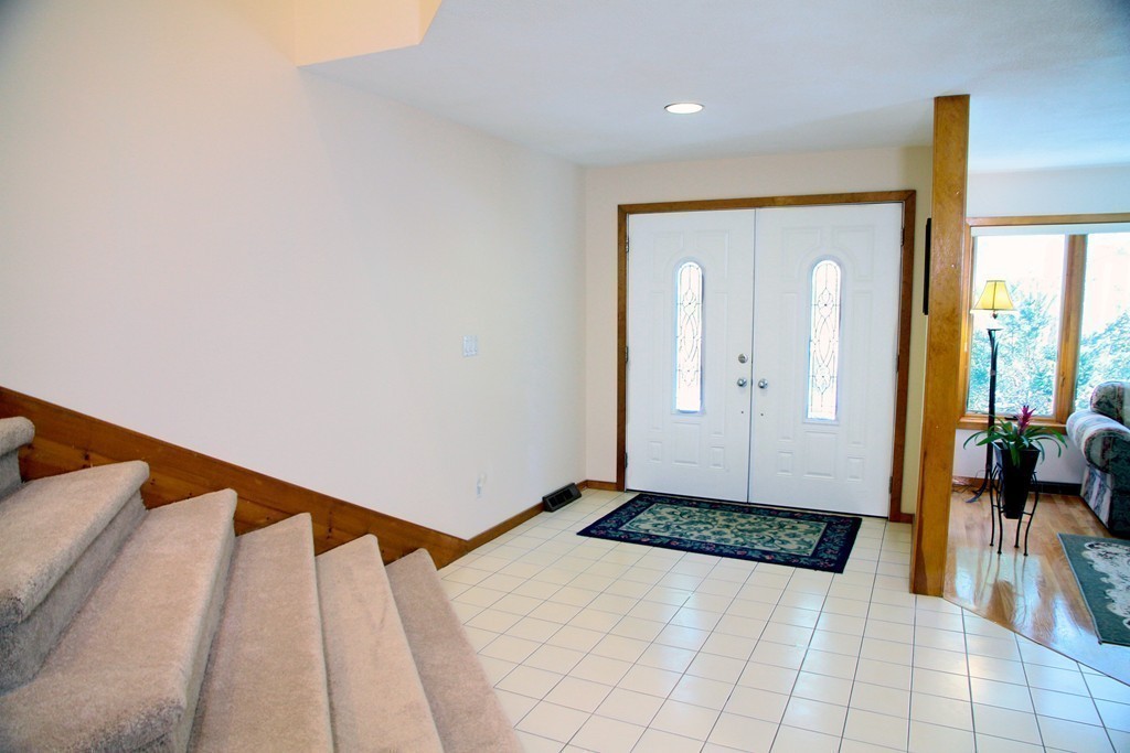61 Bishop Road Sharon, MA 02067 - Photo 5 of 30