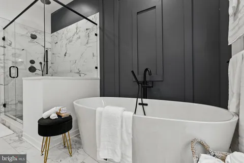 $1,274,900 | 3200 Parkview Walk, Philadelphia, PA 19125