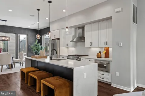 $1,274,900 | 3200 Parkview Walk, Philadelphia, PA 19125