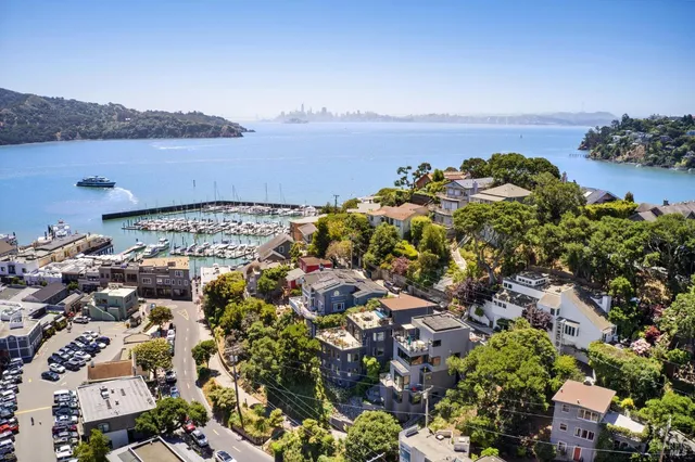 $2,997,000 | 84 Eastview Avenue, Tiburon, CA 94920