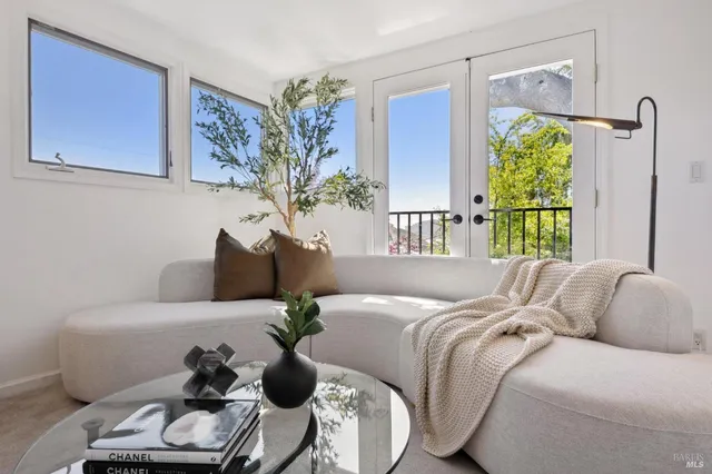 $2,997,000 | 84 Eastview Avenue, Tiburon, CA 94920