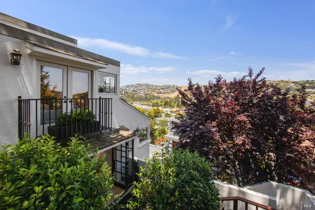 $2,997,000 | 84 Eastview Avenue, Tiburon, CA 94920