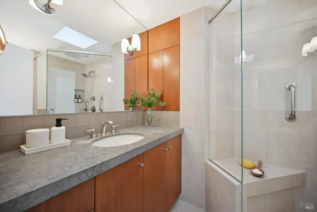 $2,997,000 | 84 Eastview Avenue, Tiburon, CA 94920