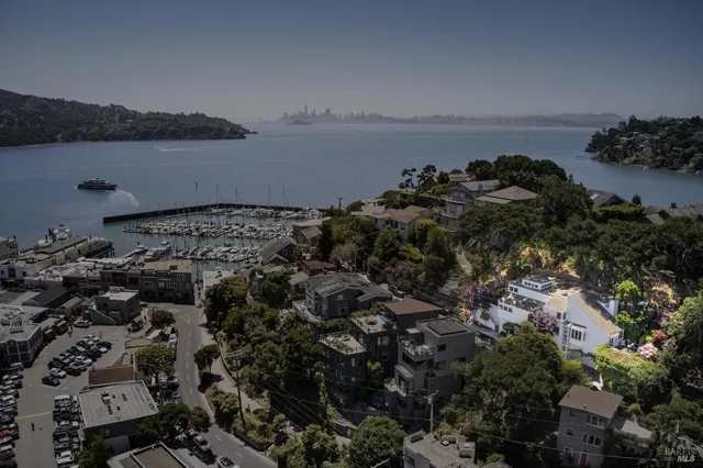 $2,997,000 | 84 Eastview Avenue, Tiburon, CA 94920